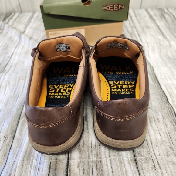 KEEN Women's size 8Leather Low Height Snaeker walking shoe - Picture 5 of 10